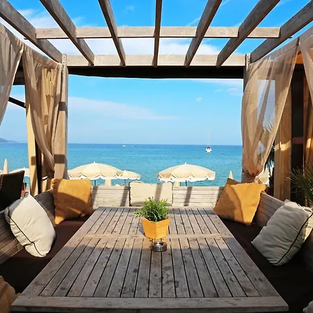 De La Fossette 4*